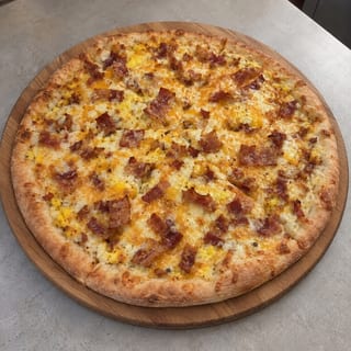 Bacon, Egg & Cheddar Pizza (All Day Breakfast Pizza)