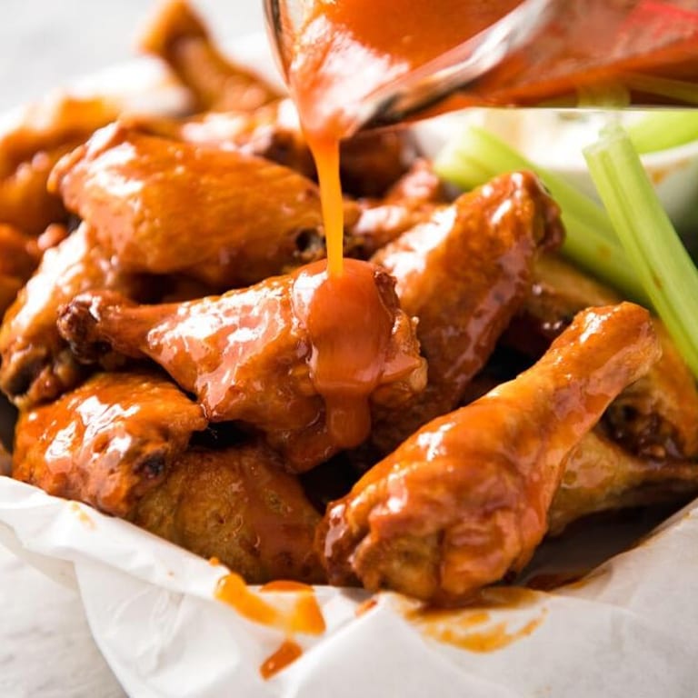 Delicious Buffalo Wings: A Crowd Favorite